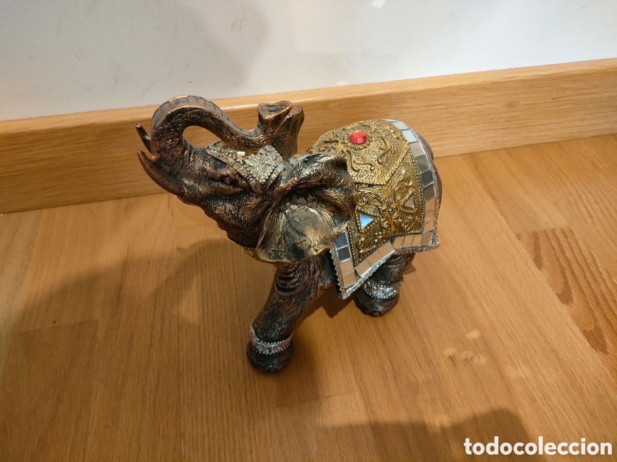 Nuevo: UNA FIGURA DE ELEFANTE