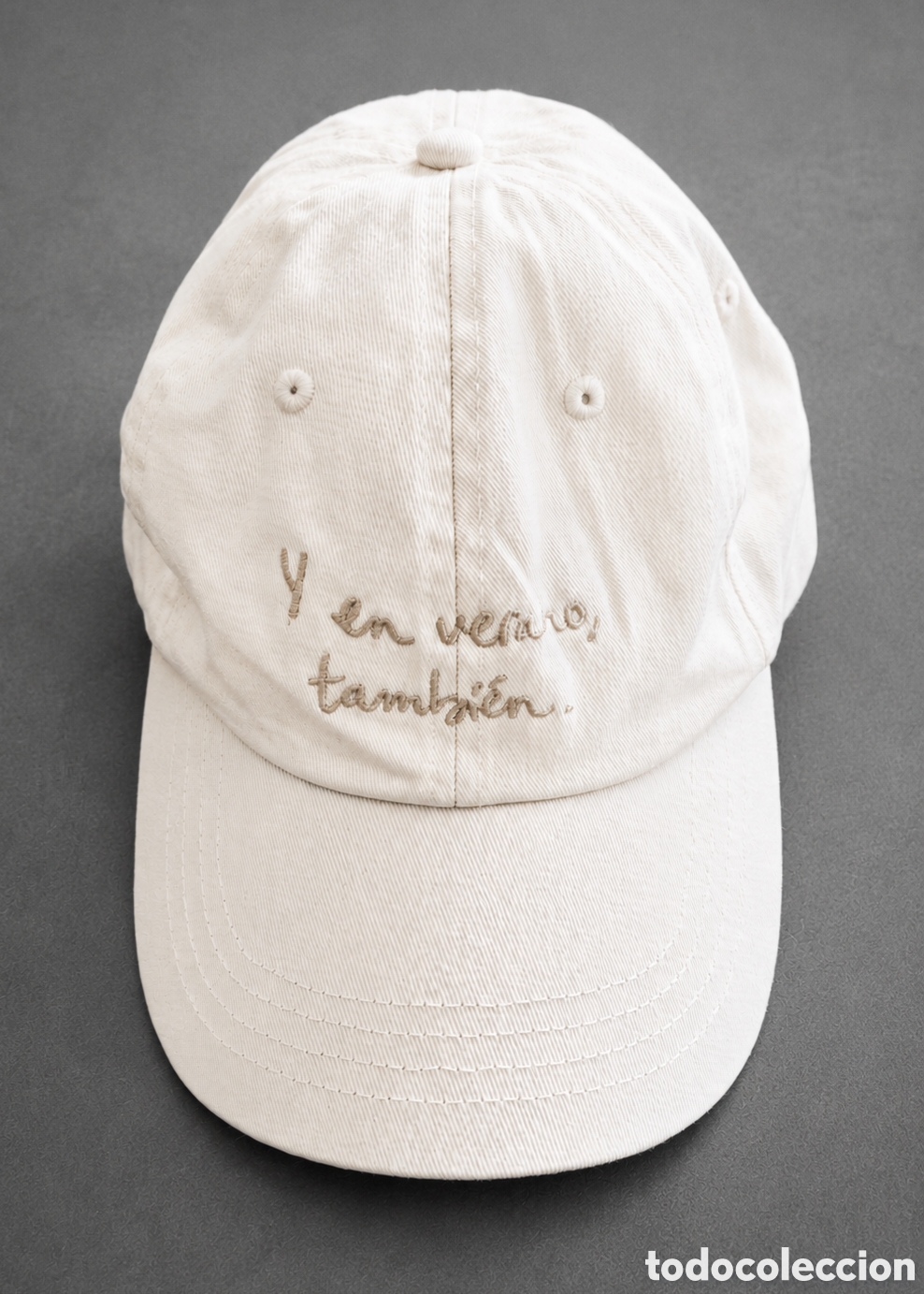 Nuevo: Gorra Baiia off-white/beige nueva con etiquetas &rdquo;Y en verano, tambi&eacute;n&rdquo;