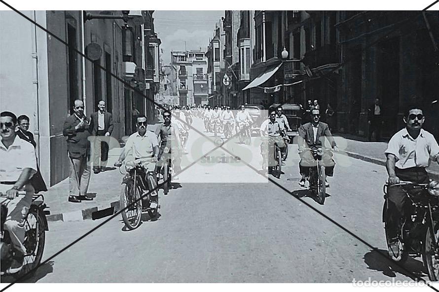 Nuevo: CASTELL&Oacute;N EN EL RECUERDO, DESFILE DE MOTOCICLETAS FIESTA DE SAN CRISTOBAL CALLE RUIZ ZORRILLA C-80