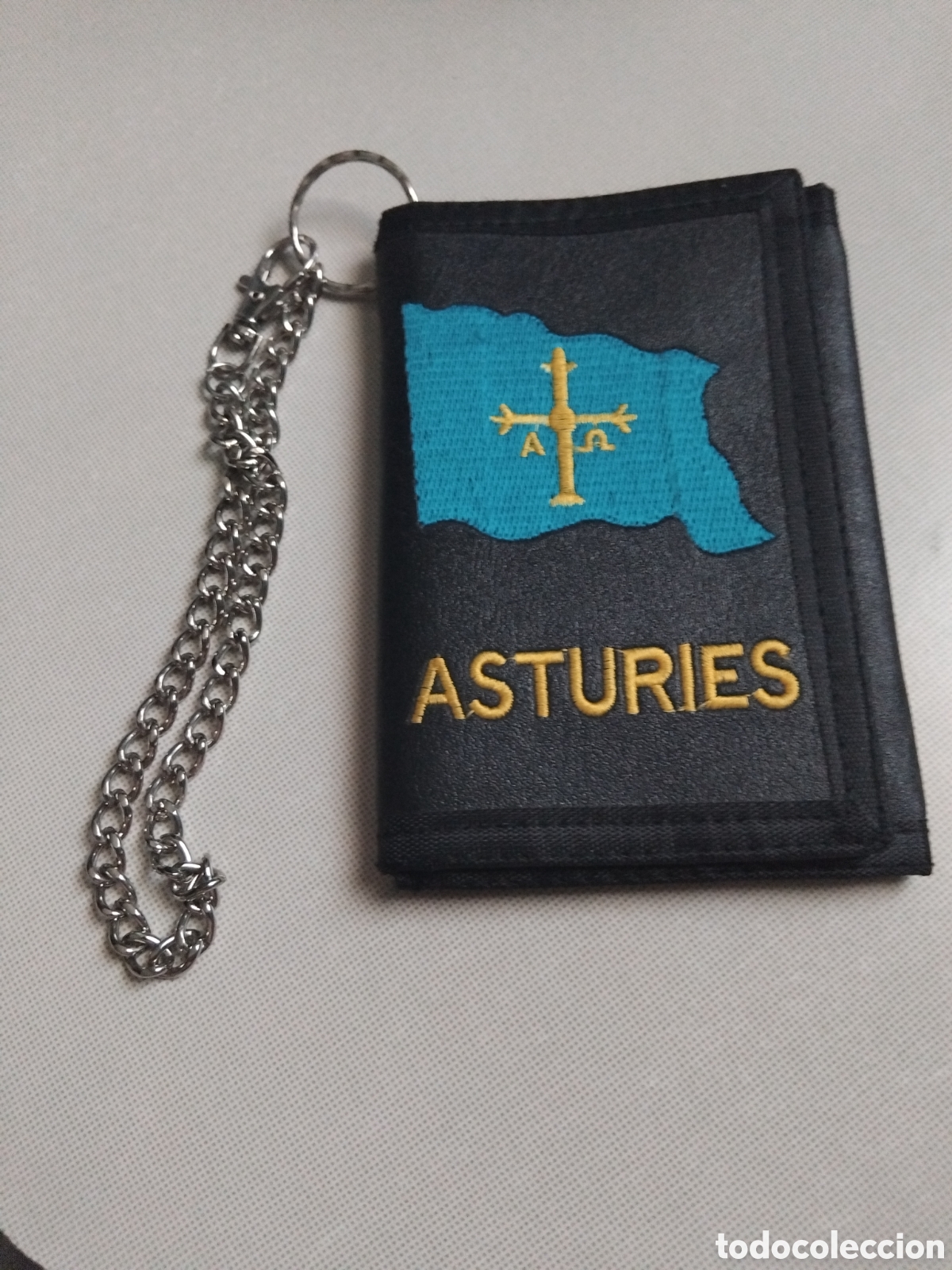 Nuevo: Billetera Asturias/ Cruz de la victoria