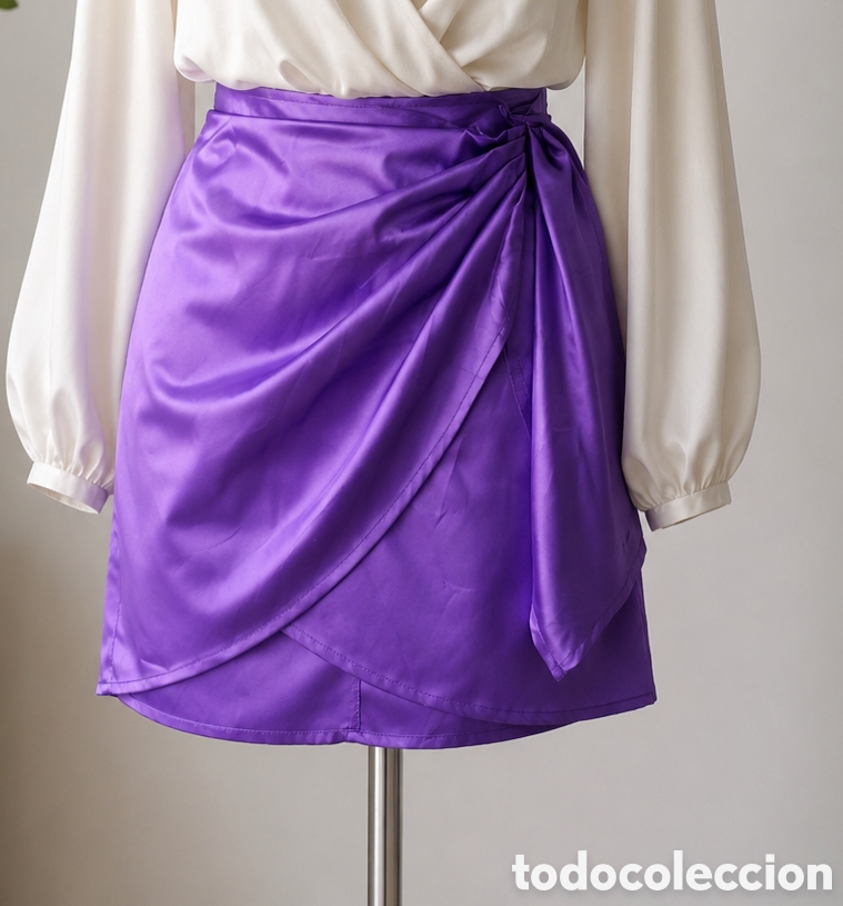 Nuevo: Falda sat&eacute;n morada talla xs