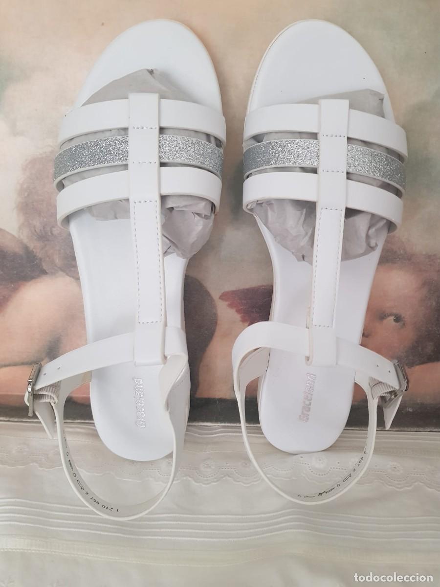 Nuevo: Sandalias blancas cl&aacute;sicas, nuevas sin estrenar, talla 41