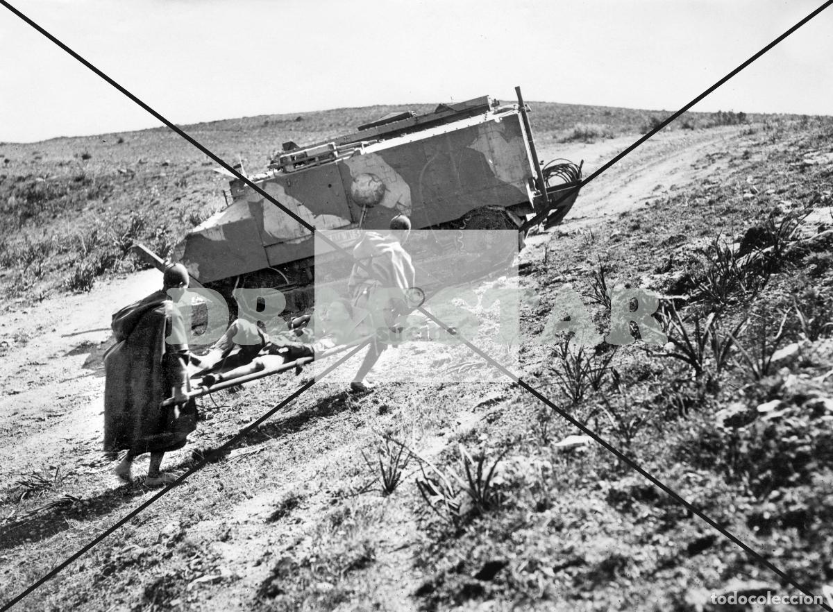 Nuevo: LA GUERRA DE ESPA&Ntilde;A EN AFRICA, SOLDADOS NATIVOS SAHARAUIS SOCORREN A UN HERIDO EN MELILLA TD 81