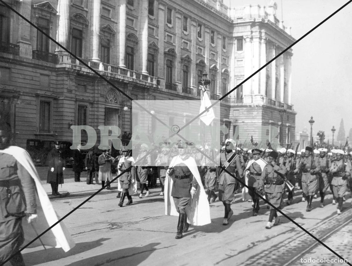 Nuevo: LA GUERRA DE ESPA&Ntilde;A EN AFRICA, DESFILE MILITAR POSIBLEMENTE MADRID TD 82