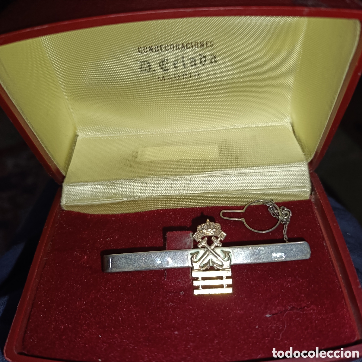 Nuevo: Pisacorbatas realizado en plata de capit&aacute;n de yate