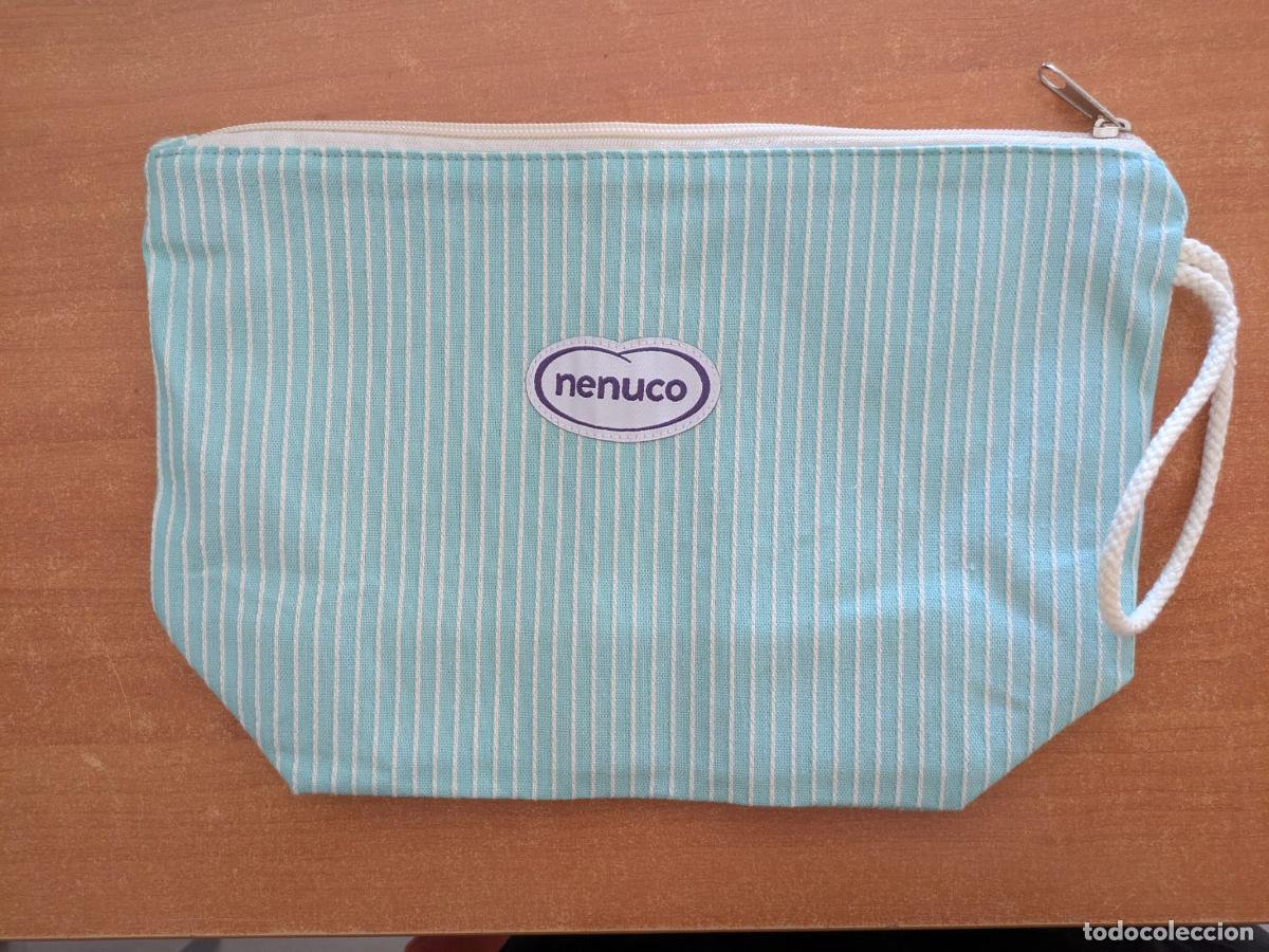Nuevo: Neceser de tela Nenuco. Totalmente nuevo, sin uso. Medidas: 30x20cm.