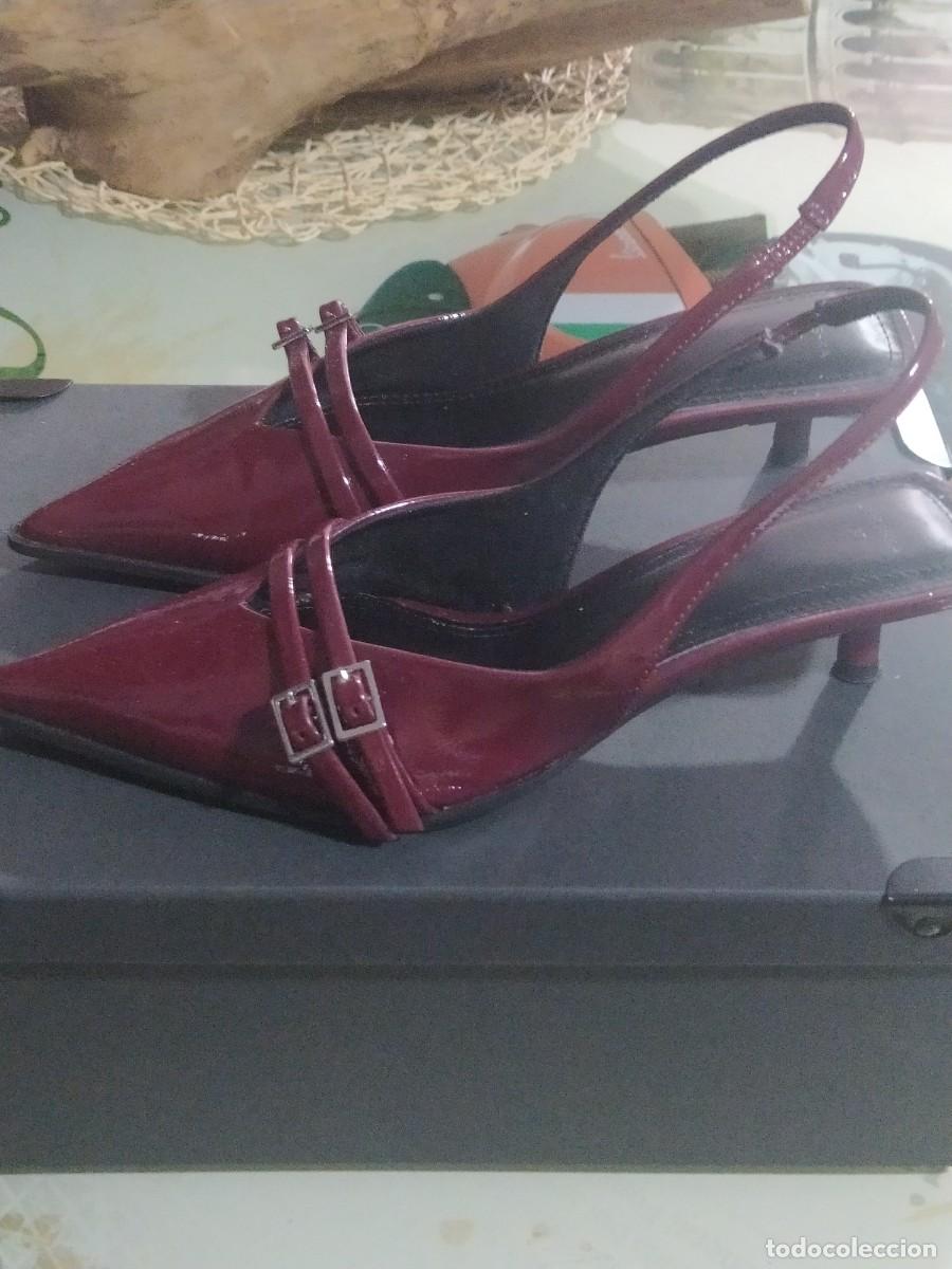 Nuevo: Zapatos de tac&oacute;n bajo de aguja a ESTRENAR CON HEBILLAS