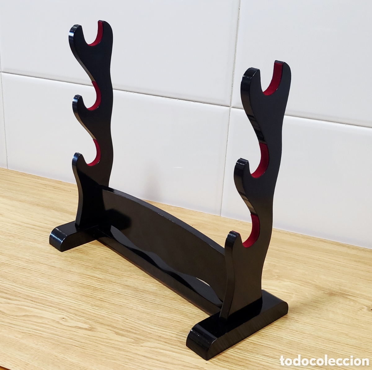 Nuevo: Soporte para tres katanas en madera a estrenar - Foto 1