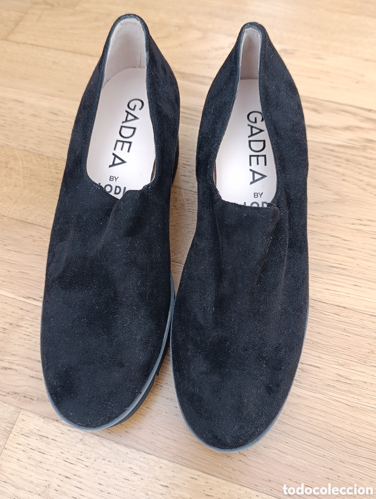 Nuevo: Zapatos nuevos de ante negro