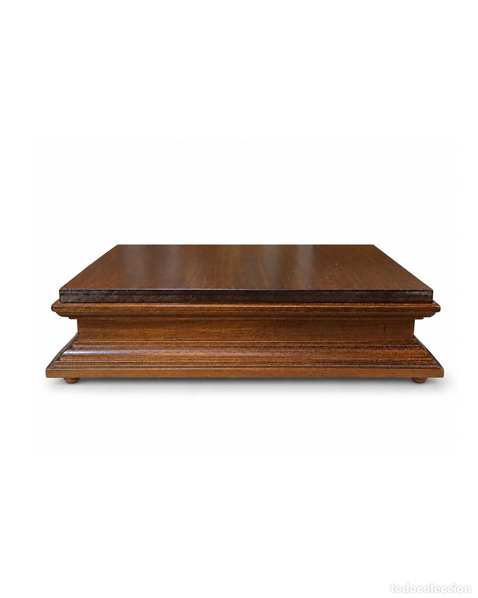Nuevo: Peana de madera barnizada en color nogal - Foto 2