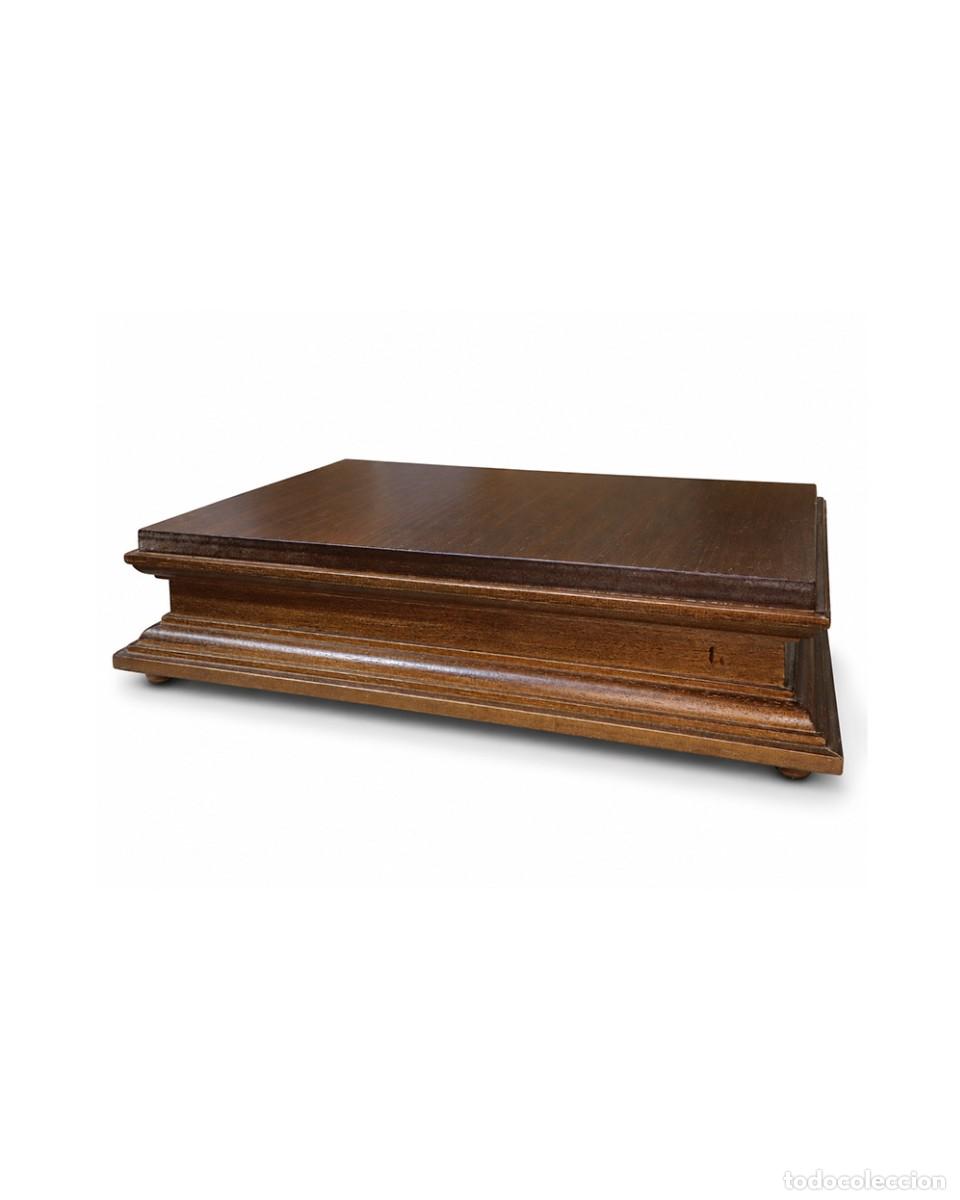 Nuevo: Peana de madera barnizada en color nogal - Foto 3