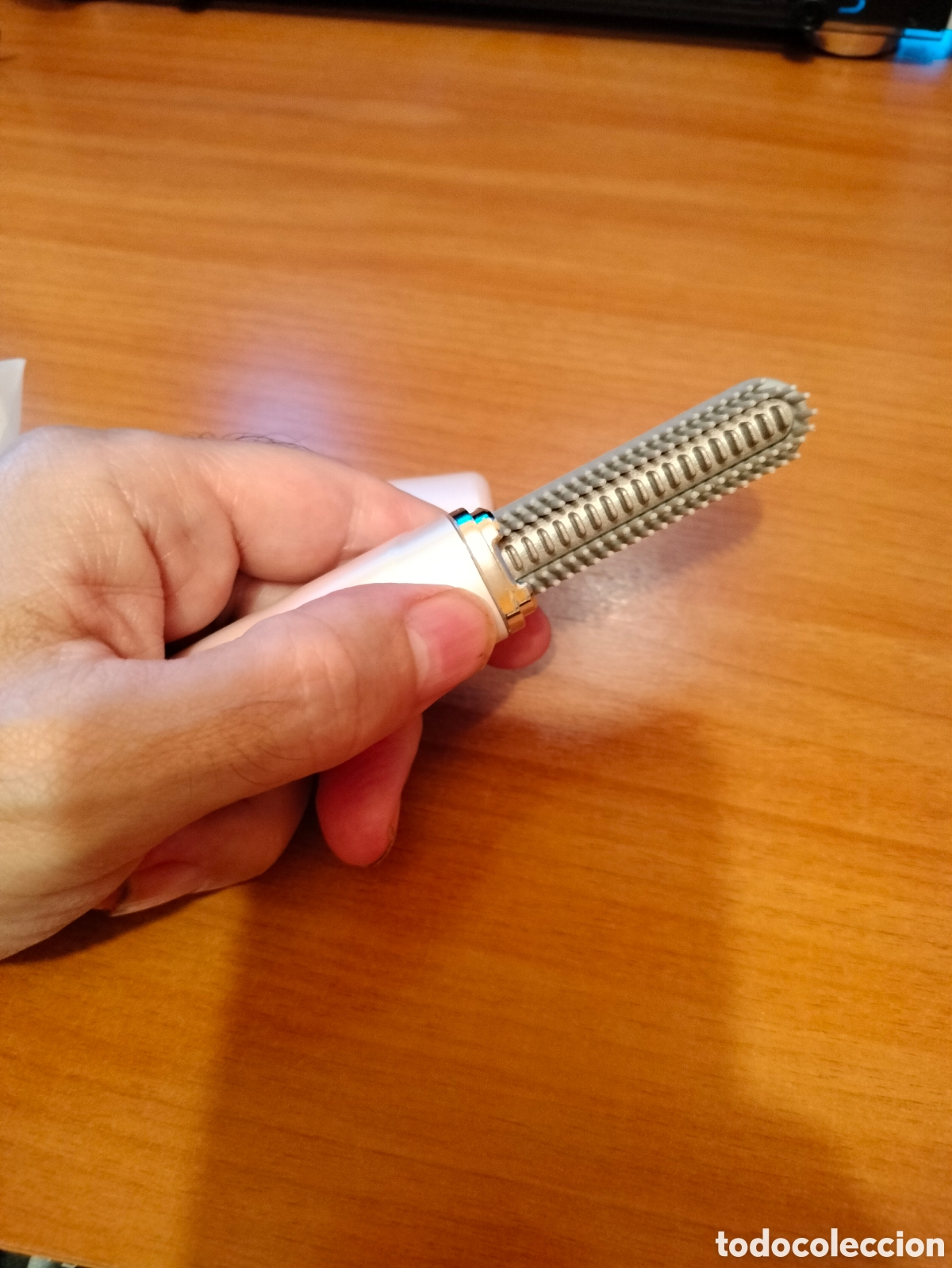 Nuevo: Mini cepillo alisador de pelo inal&aacute;mbrico y recargable - Foto 7