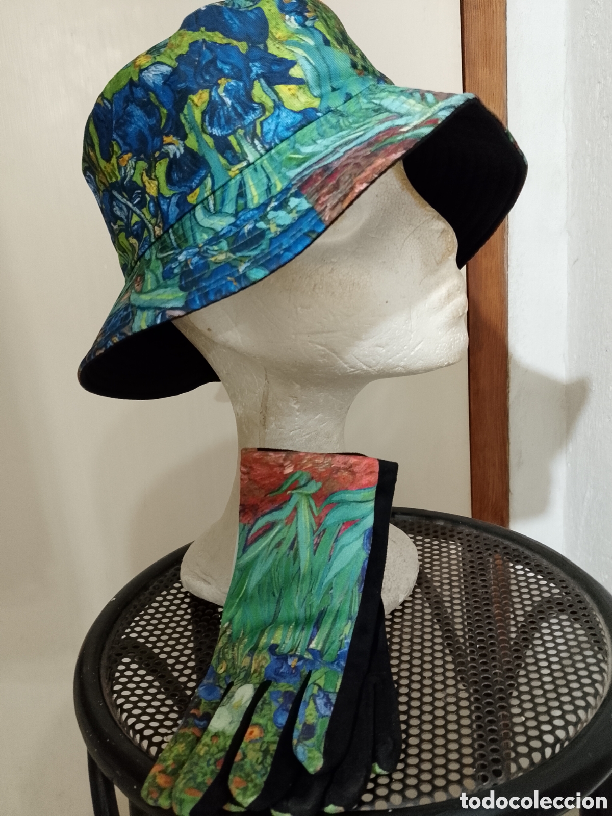 Nuevo: Conjunto 3 piezas, foulard seda, gorro, guantes