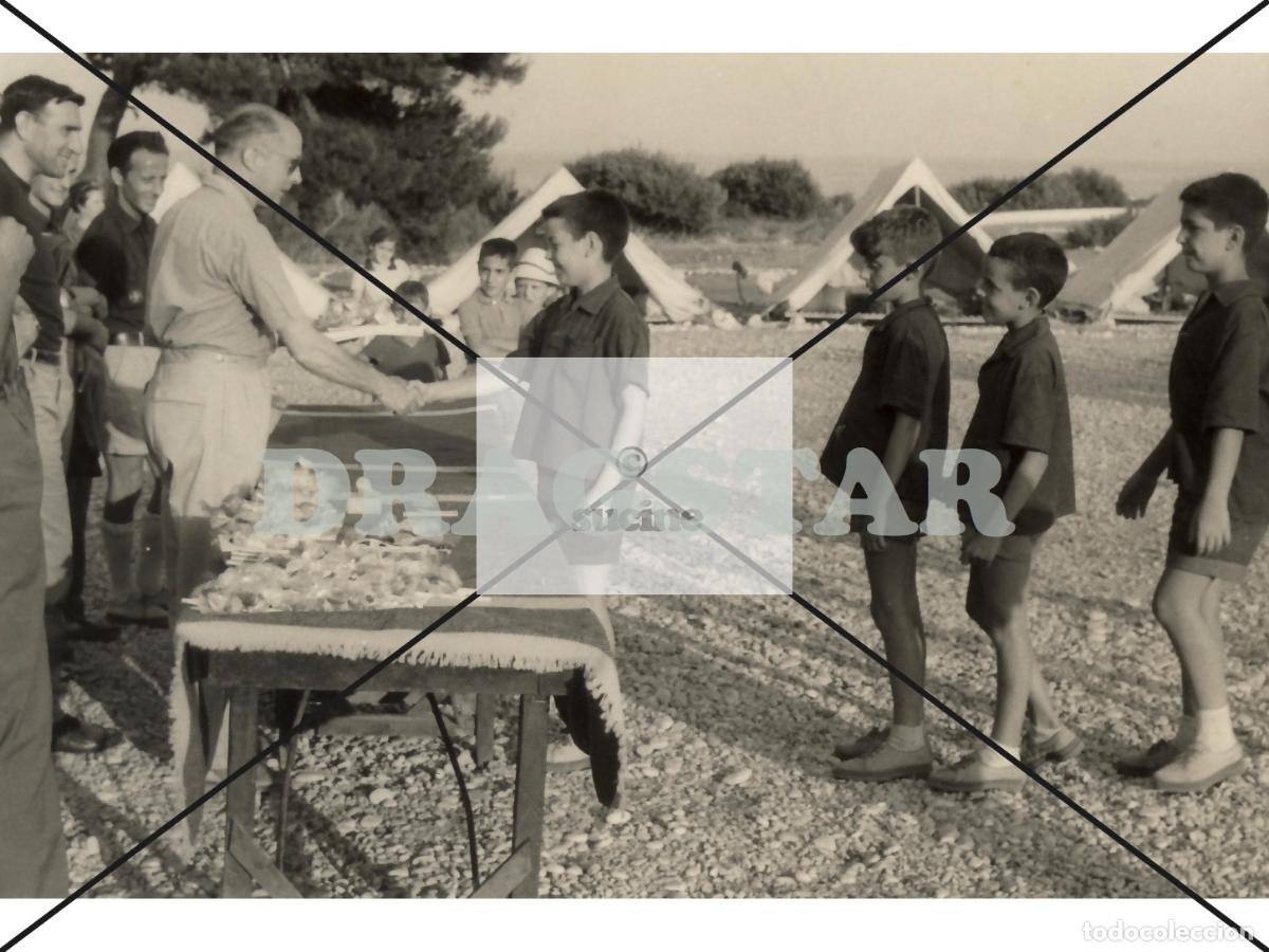 Nuevo: CASTELL&Oacute;N EN EL RECUERDO, MUCHACHOS RECOJEN LA MERIANDA EN EL CAMPAMENTO DE ALCOCEBRE A&Ntilde;OS 60 TD 85