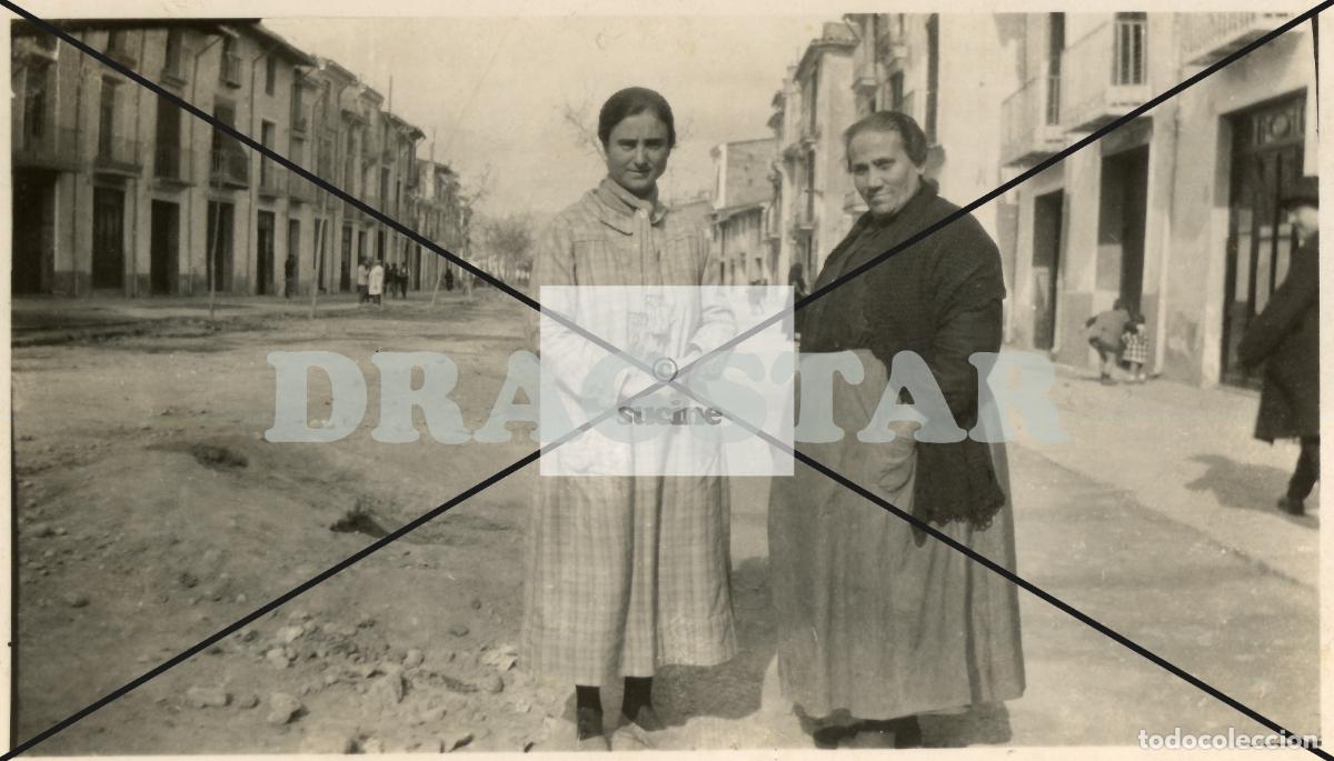 Nuevo: CASTELLON EN EL RECUERDO, 2 VECINAS DE LA CALLE SAN FELIX EN 1910 C86