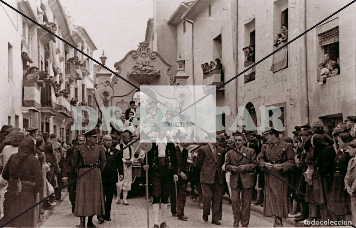 Nuevo: CASTELLON EN EL RECUERDO, EL PRIMER PREGO Y LA CARROZA DE LA REINA POR LA CALLE DEL AGUA EN 1945 C86