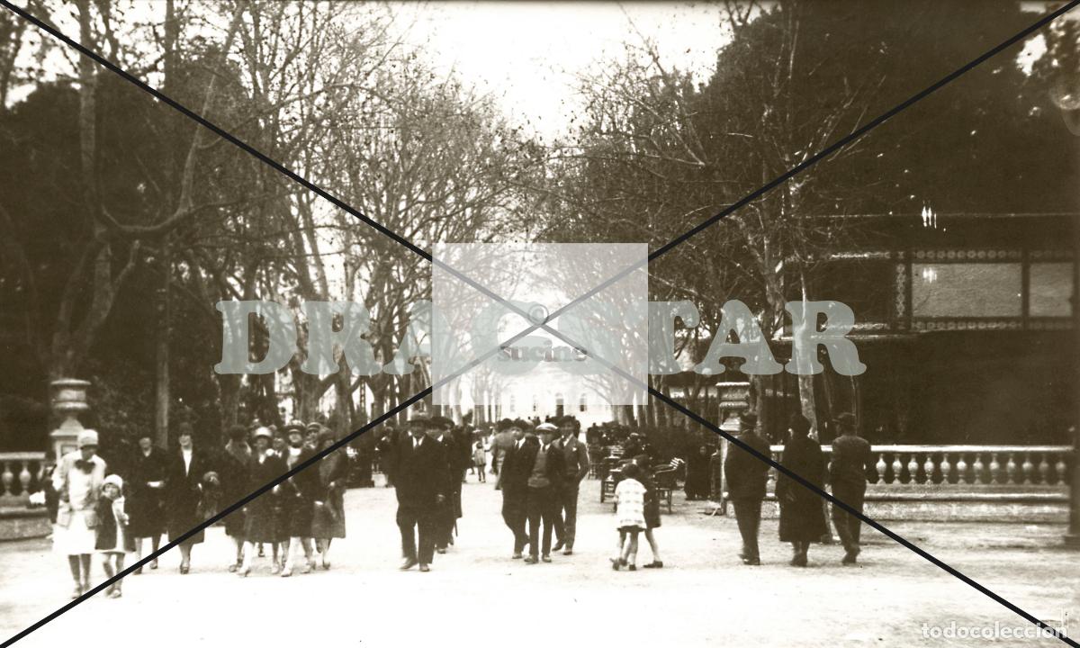 Nuevo: CASTELLON EN EL RECUERDO, AMBIENTE EN EL PASEO CENTRAL DEL PARQUE RIBALTA C86