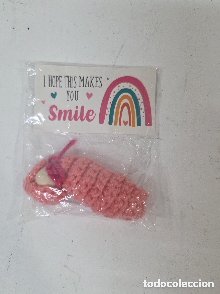 Nuevo: Mu&ntilde;eco Amigurumi Tejido a Mano en Bolsa de Regalo &ndash; &rdquo;Worry Worm&rdquo; / Gusano de la Suerte