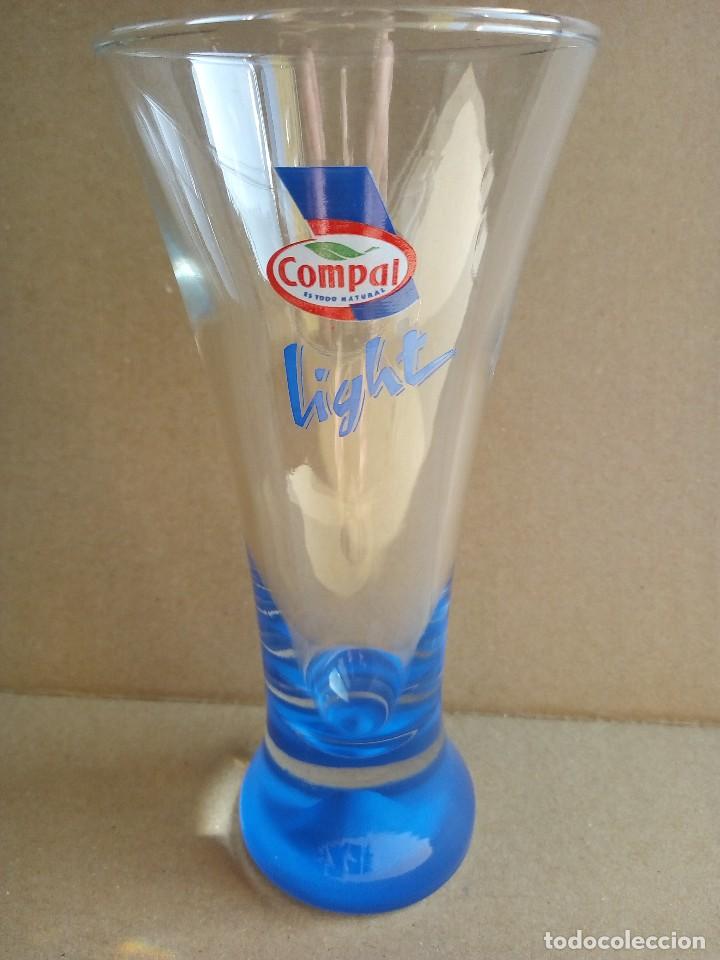Otras botellas y bebidas antiguas de colecci&oacute;n: VASO DE COMPAL LIGHT. - Foto 2