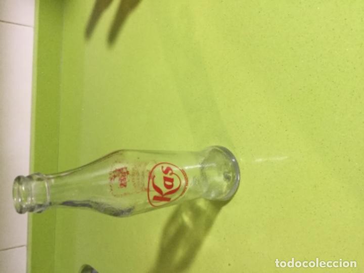 Otras botellas y bebidas antiguas de colecci&oacute;n: Botella Kas - Foto 2