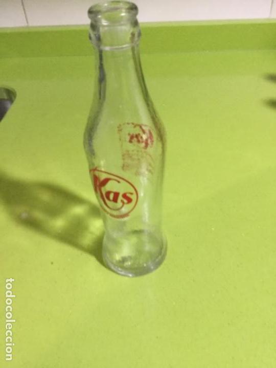 Otras botellas y bebidas antiguas de colecci&oacute;n: Botella Kas - Foto 1