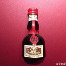 Otras Botellas y Bebidas Antiguas de colección: BOTELLIN, MINIBOTELLA LICOR GRAND MARNIER, PARIS,. Lote 181535415