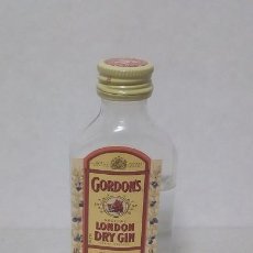 Otras Botellas y Bebidas Antiguas de colección: BOTELLIN GINEBRA GORDONS