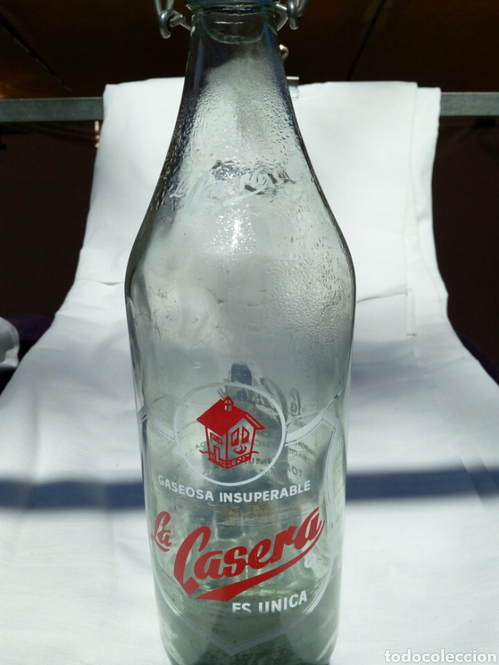 Otras botellas y bebidas antiguas de colecci&oacute;n: BOTELLA DE LA CASERA - Foto 1