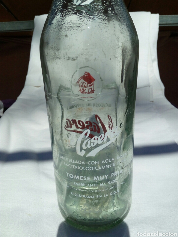 Otras botellas y bebidas antiguas de colecci&oacute;n: BOTELLA DE LA CASERA - Foto 2
