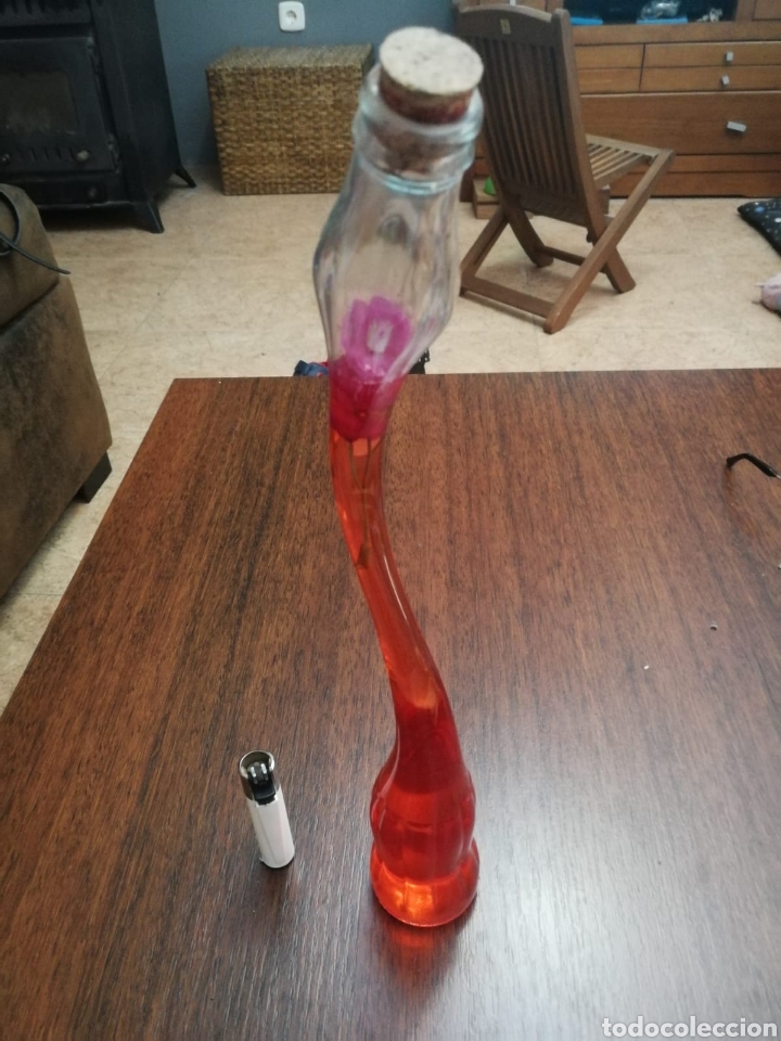 Otras botellas y bebidas antiguas de colecci&oacute;n: Botella rara - Foto 1