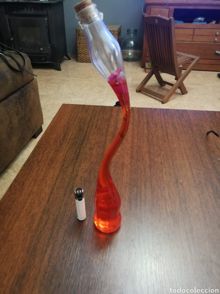 Otras botellas y bebidas antiguas de colecci&oacute;n: Botella rara - Foto 2