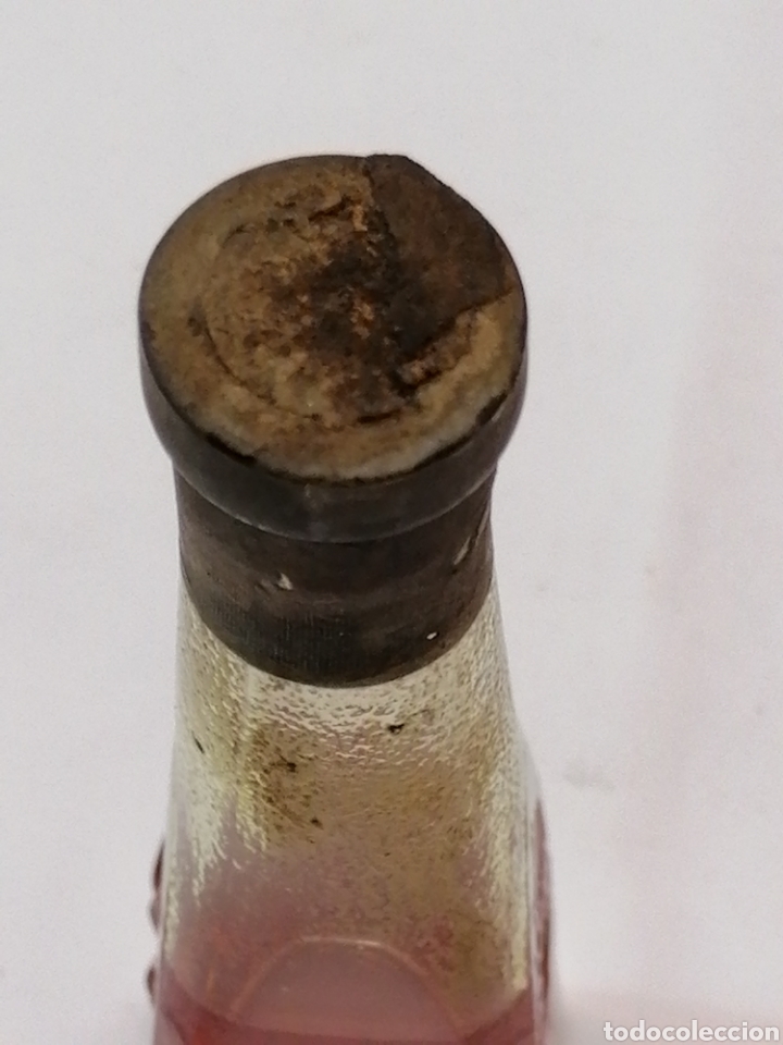Otras botellas y bebidas antiguas de colecci&oacute;n: Elixir Hilario Botella - Foto 6