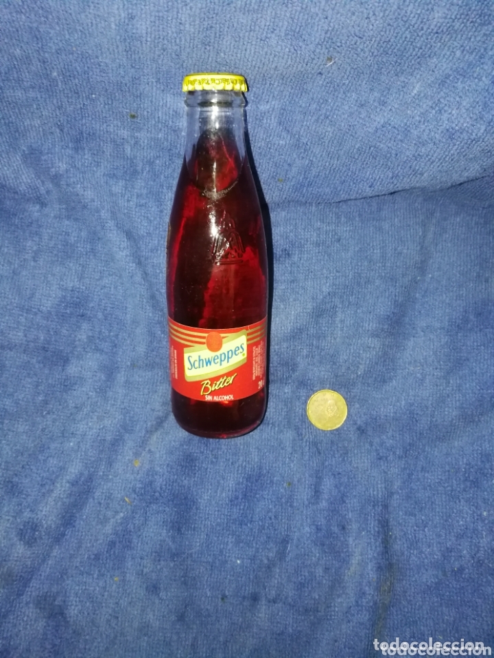 Otras botellas y bebidas antiguas de colecci&oacute;n: Botella schweppes - Foto 1