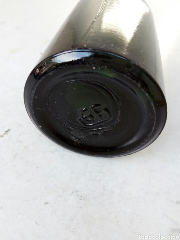 Otras botellas y bebidas antiguas de colecci&oacute;n: Botella vac&iacute;a - Foto 2
