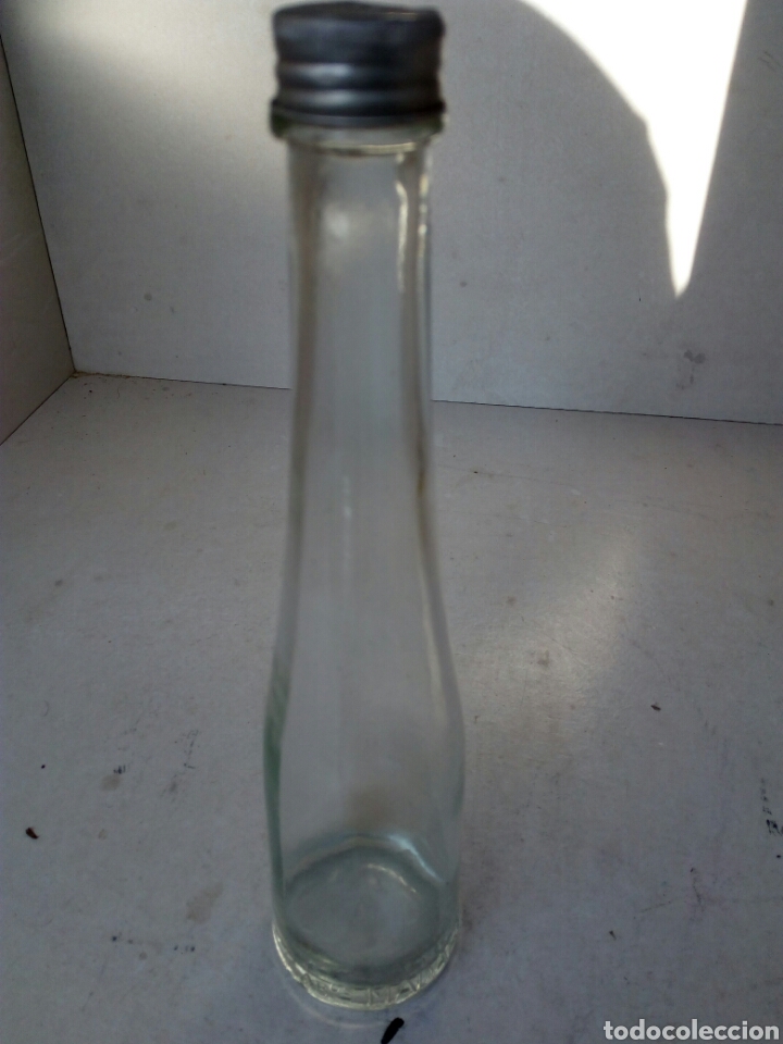 Collectionnisme d'Autres Bouteilles et Boissons : Botella farmacia laboratorios Madariaga
