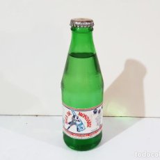 Otras Botellas y Bebidas Antiguas de colección: BOTELLIN DE AGUA DE MONDARIZ SIN ABRIR CON CHAPA. Lote 217270671