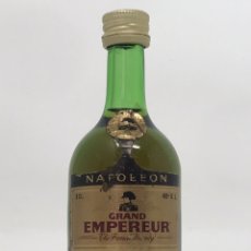 Otras Botellas y Bebidas Antiguas de colección: NAPOLEÓN GRAND EMPEREUR FRENCH BRANDY, DE LOS AÑOS 70, DE 3CL, MINIATURA/BOTELLÍN