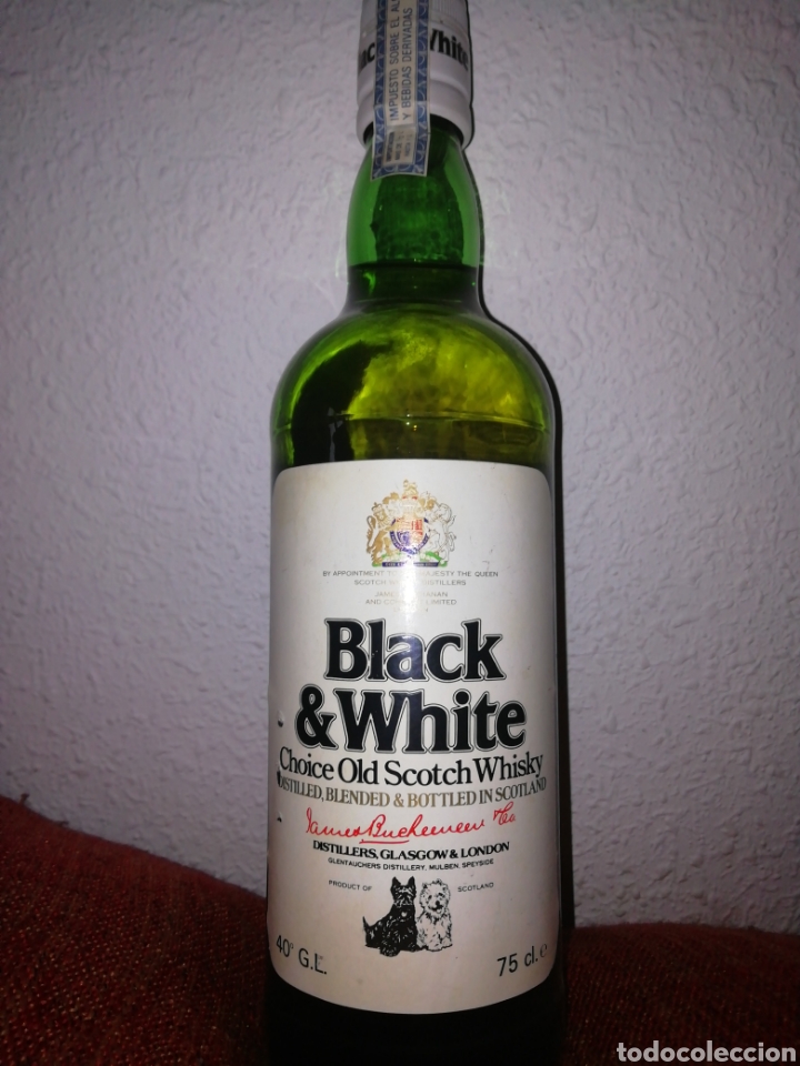 Otras botellas y bebidas antiguas de colecci&oacute;n: Botella black&white - Foto 2