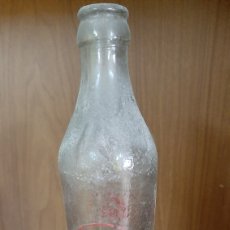 Otras Botellas y Bebidas Antiguas de colección: BOTELLA KAS VINTAGE VACÍA COLISEVM ANTIGÜEDADES COLECCIONISMO. Lote 241205405