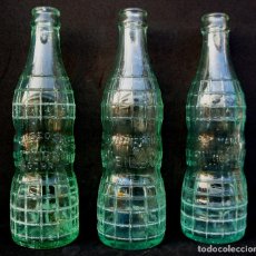 Otras Botellas y Bebidas Antiguas de colección: LOTE DE TRES ANTIGUAS BOTELLAS O BOTELLINES DE GASEOSA ITURRI-GORRI