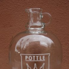 Otras Botellas y Bebidas Antiguas de colección: CURIOSA BOTELLA CANECA DE CRISTAL EN EL FRONTAL ESTA ESCRITO POTTLE EN LA BASE REGO DE SN