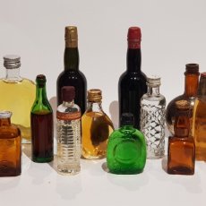 Otras Botellas y Bebidas Antiguas de colección: LOTE 17 BOTELLAS MINIATURA ANTIGUAS DE CRISTAL DE DIFERENTES FORMAS Y BEBIDAS