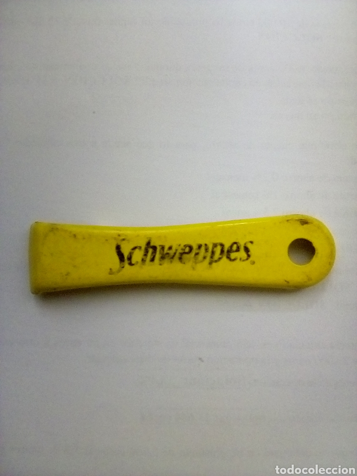 Otras botellas y bebidas antiguas de colecci&oacute;n: ABREBOTELLAS SCHWEPPES - Foto 1