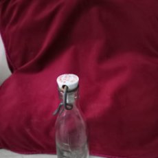 Otras Botellas y Bebidas Antiguas de colección: ANTIGUA BOTELLA CON MEDIDAS.B.PIQUEROY C.A.GIJÓN OVIEDO MADRID.. Lote 381691919