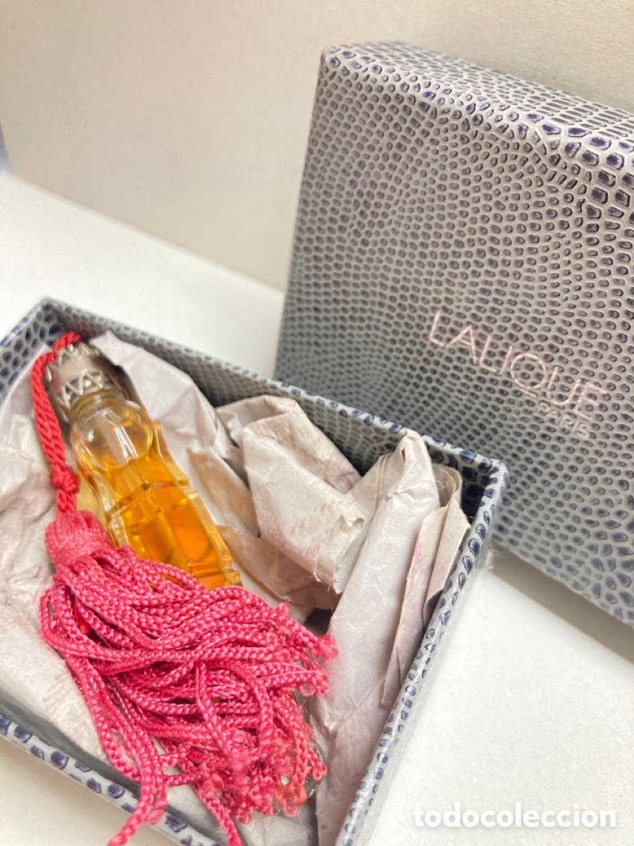 Otras botellas y bebidas antiguas de colecci&oacute;n: Botella de perfume miniatura en su caja - Foto 5