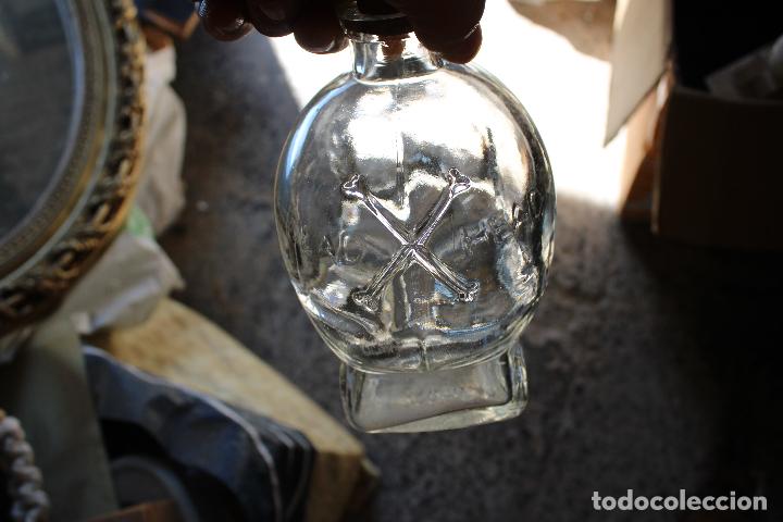 Otras botellas y bebidas antiguas de colecci&oacute;n: botella calavera - Foto 5