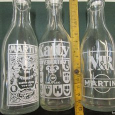 Otras Botellas y Bebidas Antiguas de colección: 3 BOTELLINES WERMOUTH MARTINI (2) - CALTY (1), DIVERSAS SERIGRAFIAS, LIMPIOS 390GR, APROX 1960/70 +