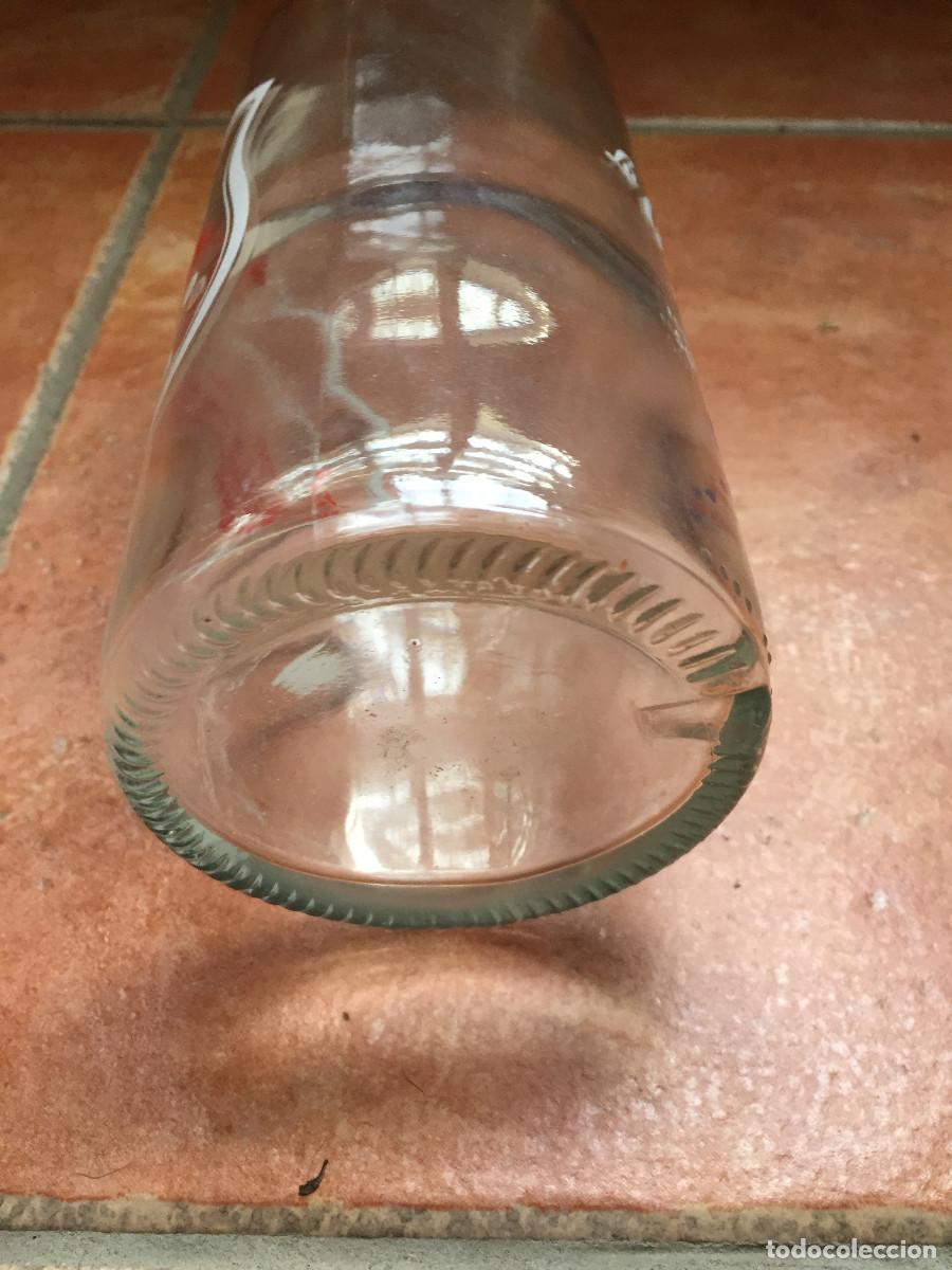 Otras botellas y bebidas antiguas de colecci&oacute;n: BOTELLA DE LA CASERA - Foto 6