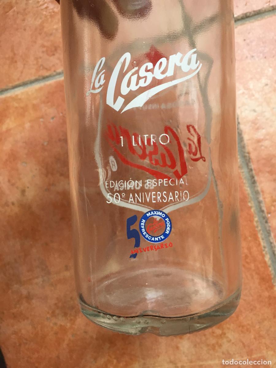 Otras botellas y bebidas antiguas de colecci&oacute;n: BOTELLA DE LA CASERA - Foto 7