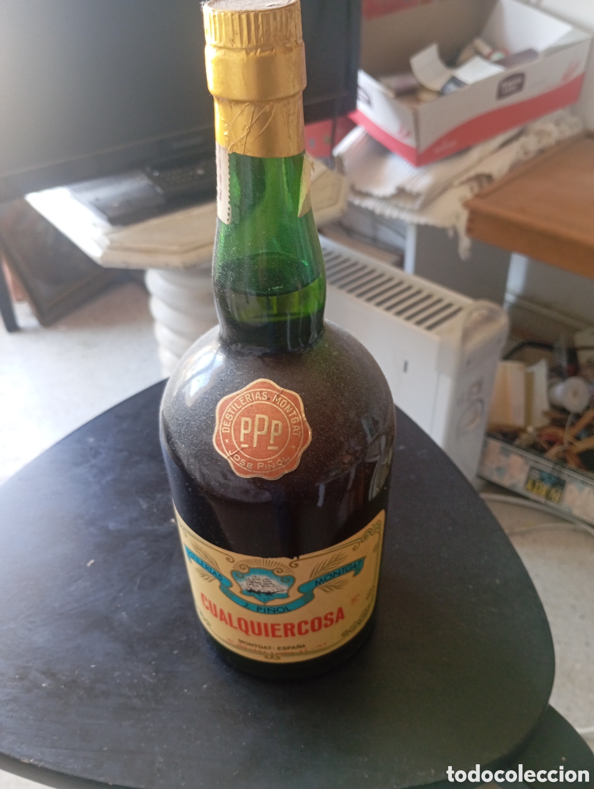 Otras Botellas y Bebidas Antiguas de colecci&oacute;n: Antigua botella de licor Cualquier Cosa Destiler&iacute;as J. Pi&ntilde;ol Mongat